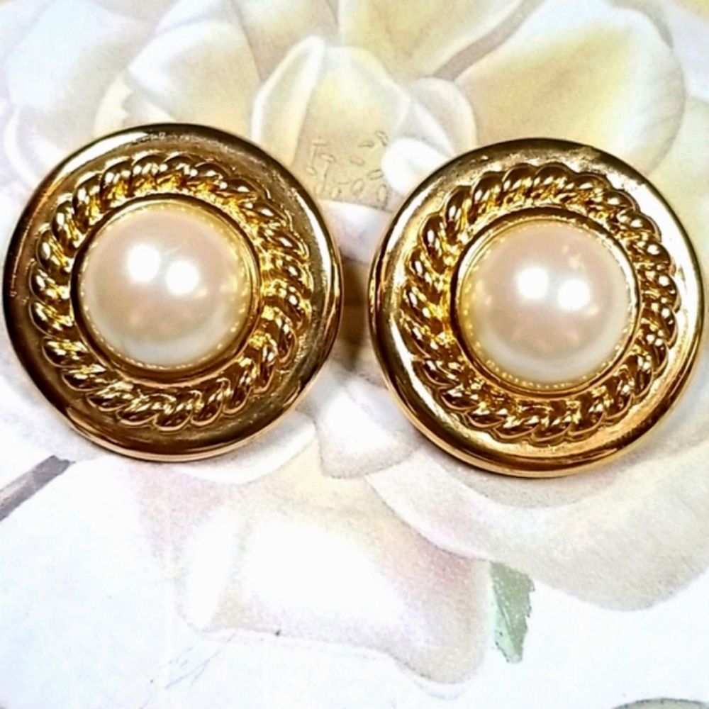 Vintage GIVENCY Large Faux Pearl Goldtone Clip Earrings RARE - Picture 2 of 10